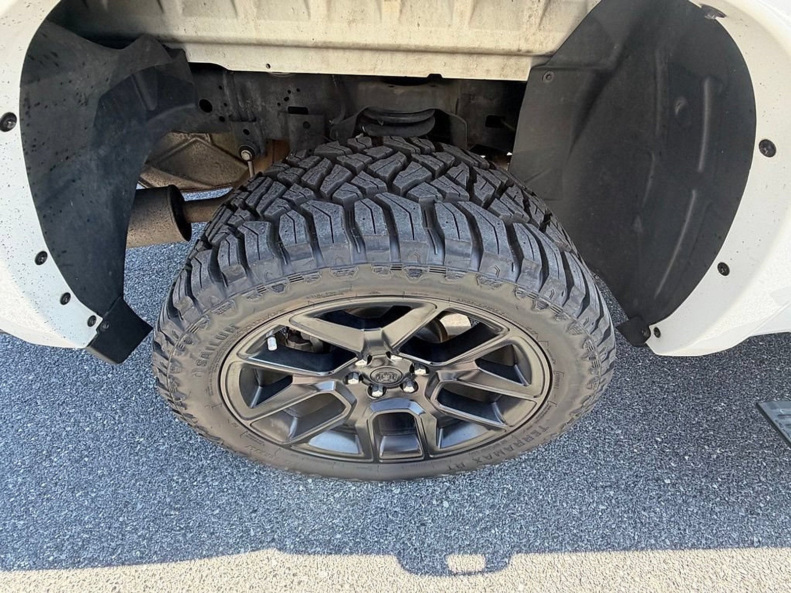 2022 RAM 1500 Laramie Crew Cab 4x4 5'7" Box