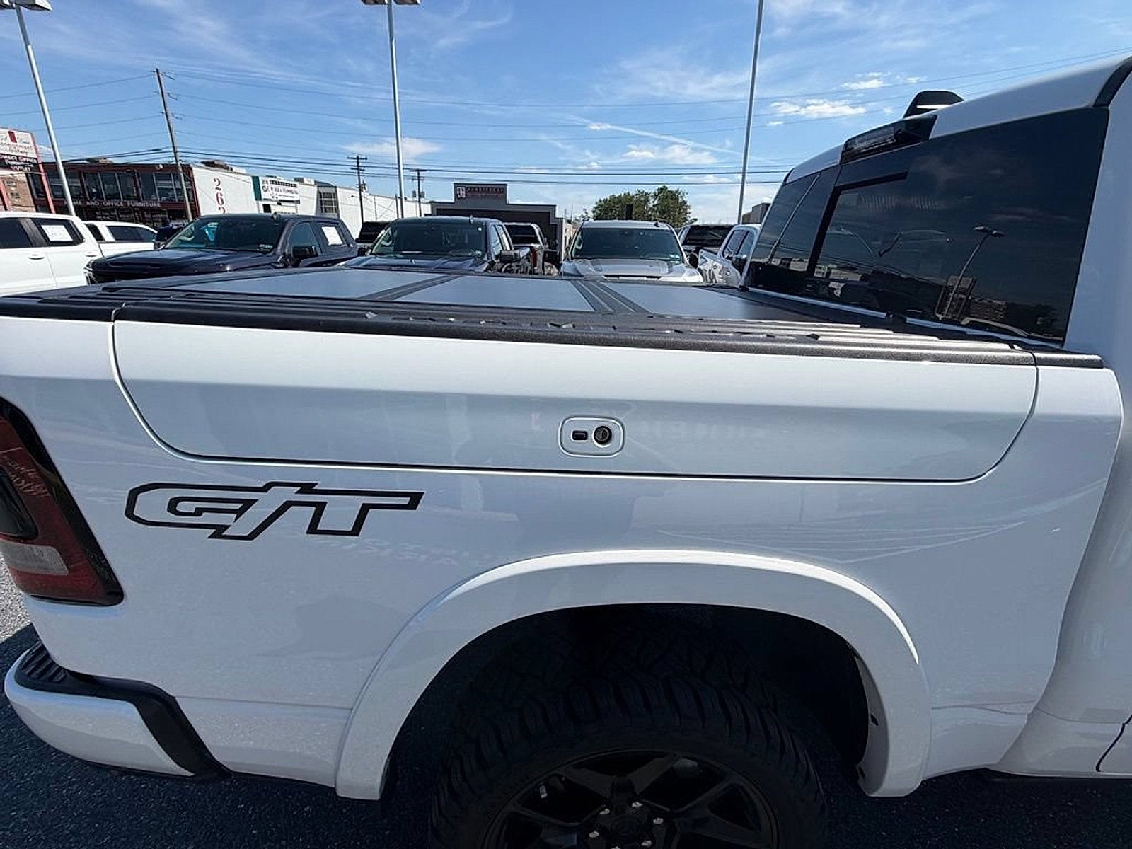 2022 RAM 1500 Laramie Crew Cab 4x4 5'7" Box