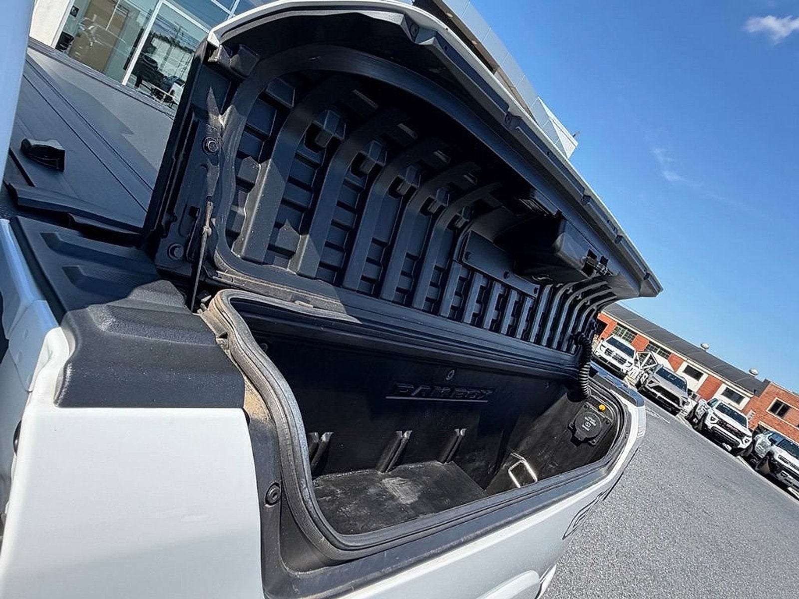 2022 RAM 1500 Laramie Crew Cab 4x4 5'7" Box