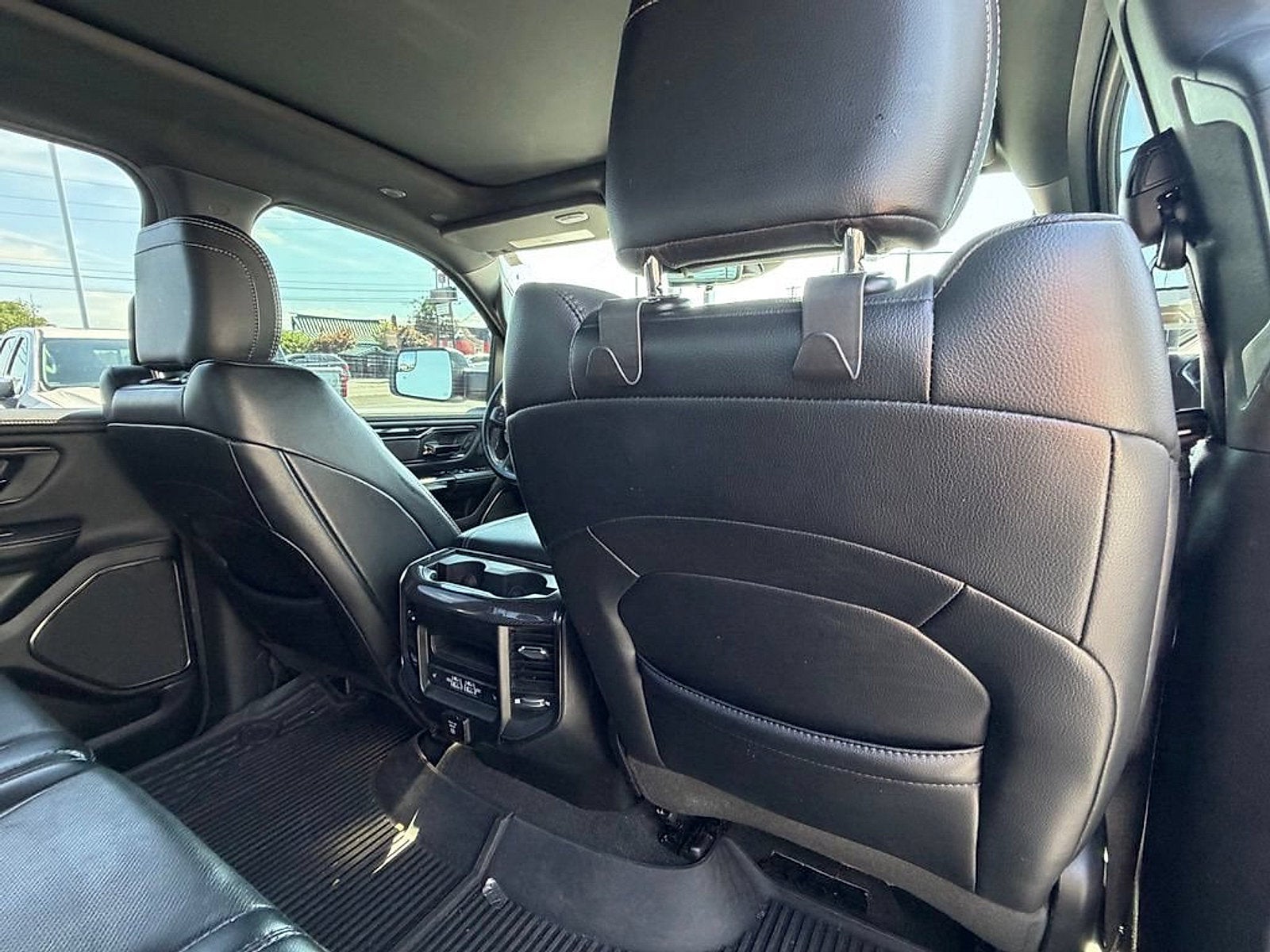 2022 RAM 1500 Laramie Crew Cab 4x4 5'7" Box