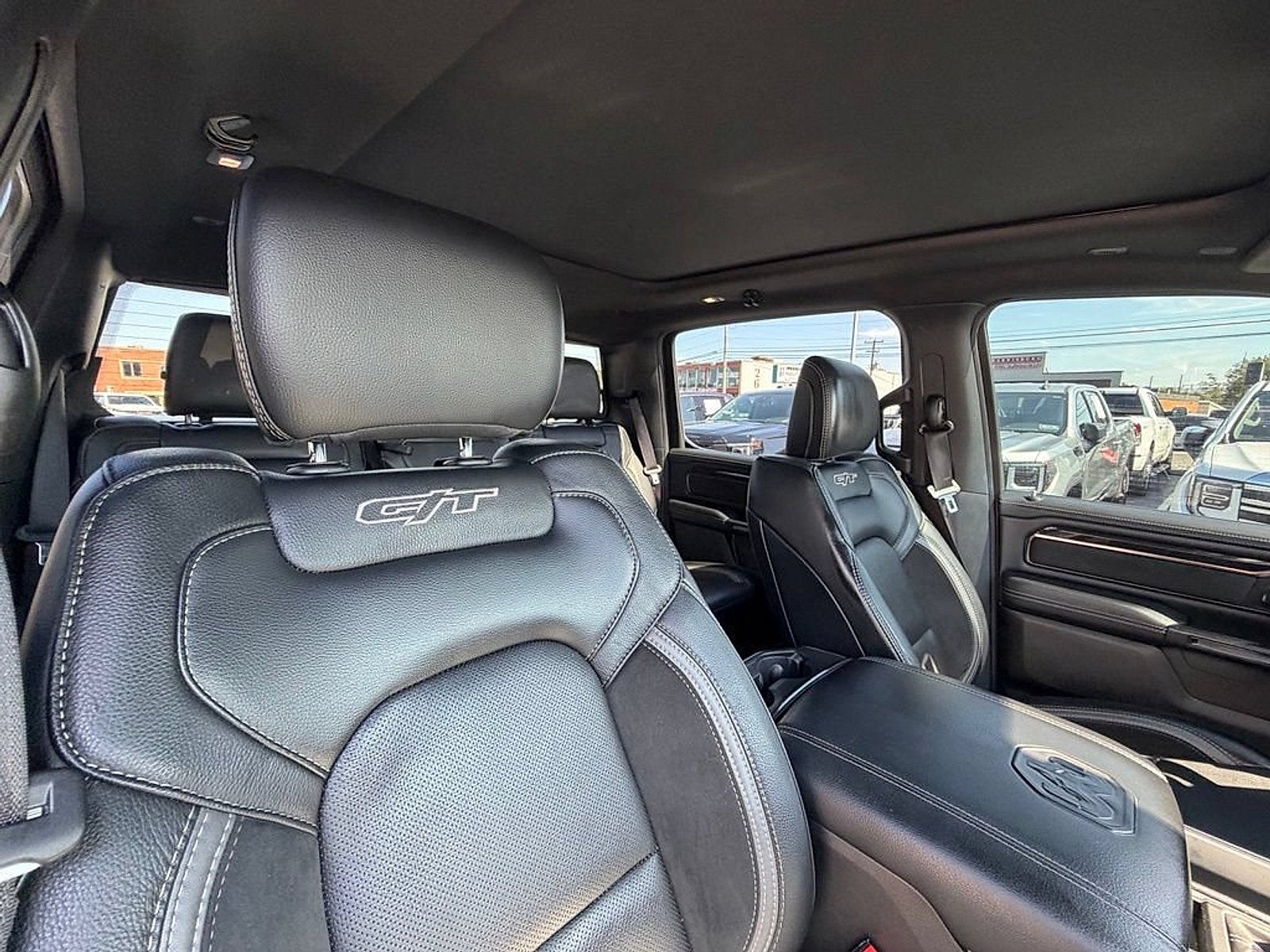 2022 RAM 1500 Laramie Crew Cab 4x4 5'7" Box