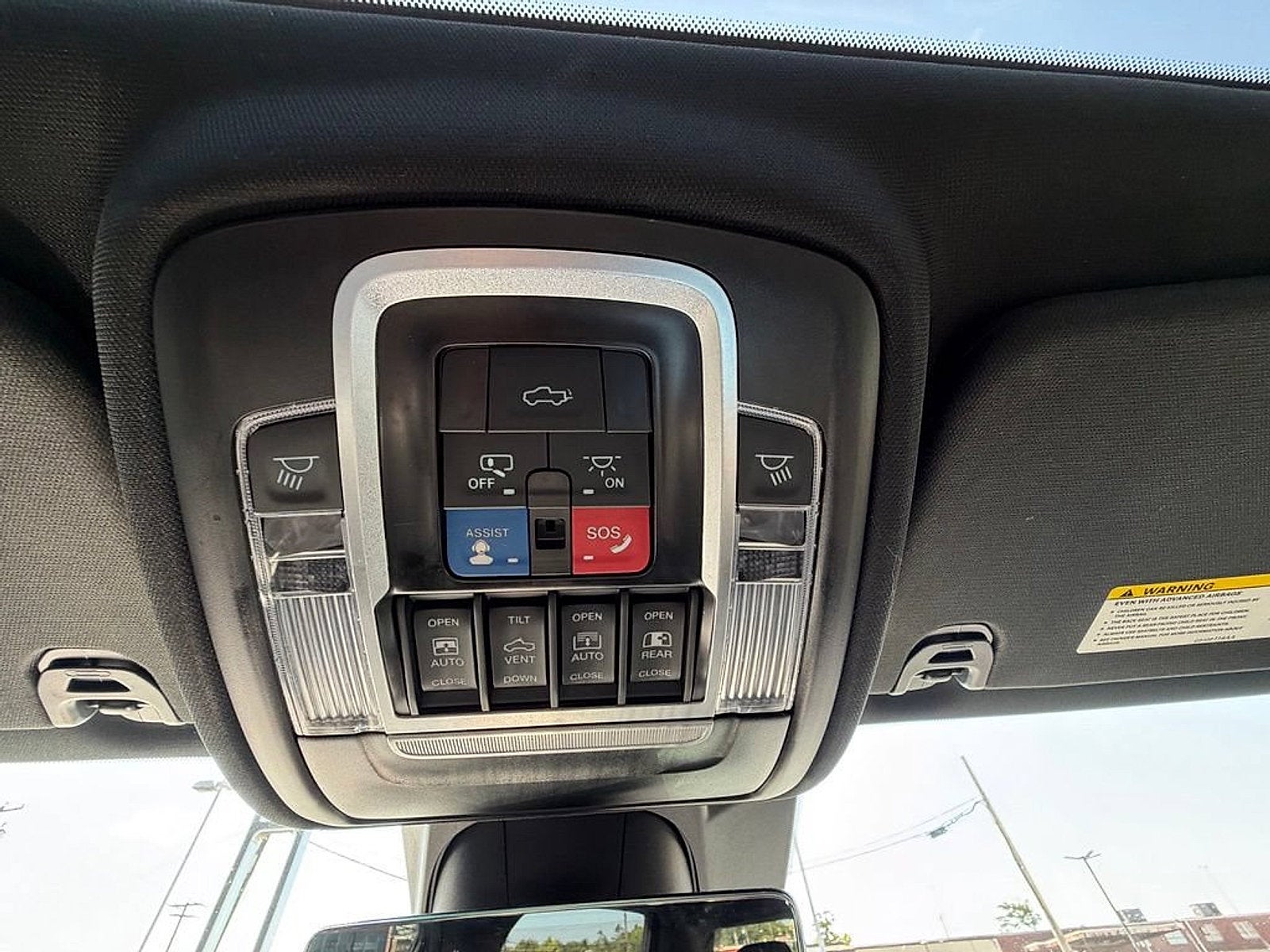2022 RAM 1500 Laramie Crew Cab 4x4 5'7" Box