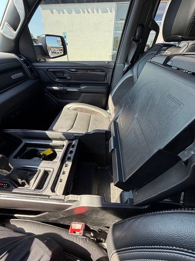 2022 RAM 1500 Laramie Crew Cab 4x4 5'7" Box