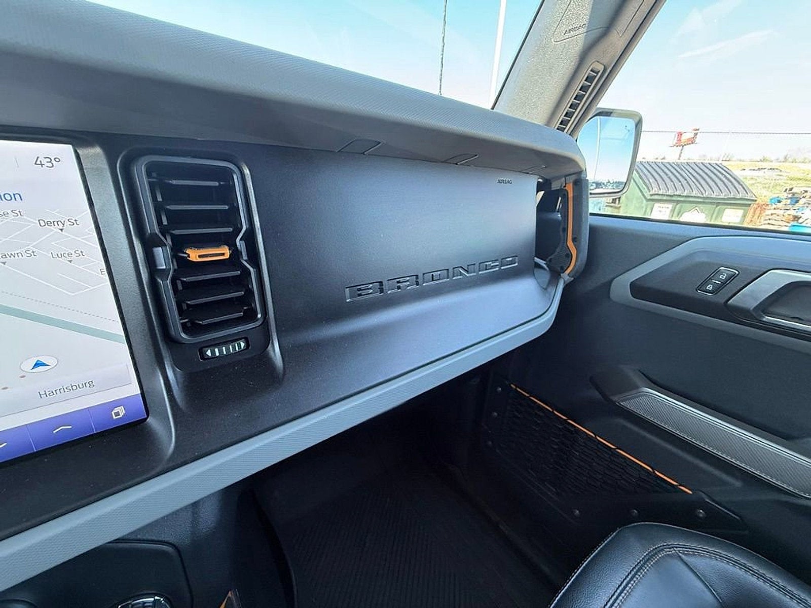 2023 Ford Bronco Base