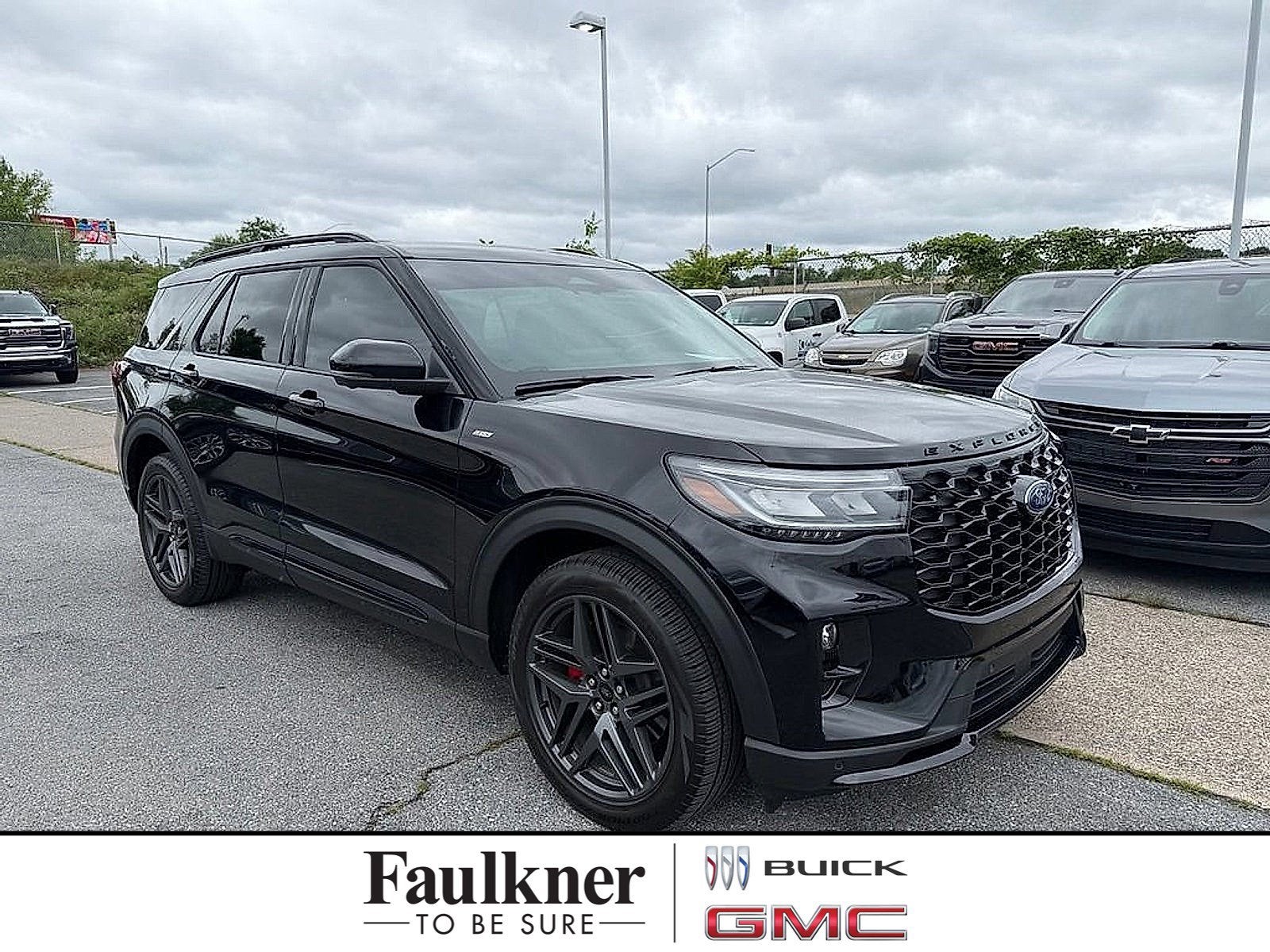 2025 Ford Explorer ST-Line