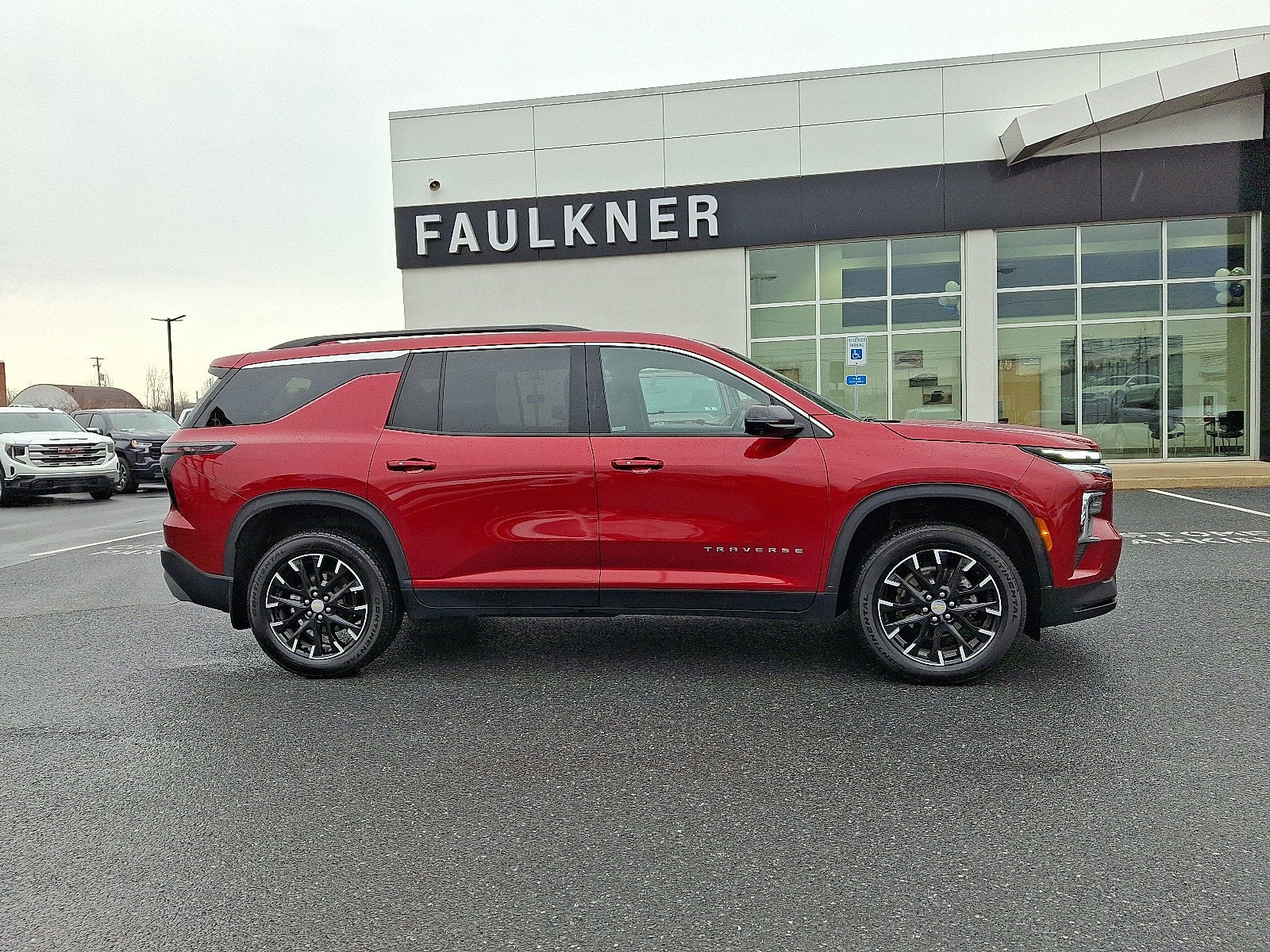 2024 Chevrolet Traverse LT