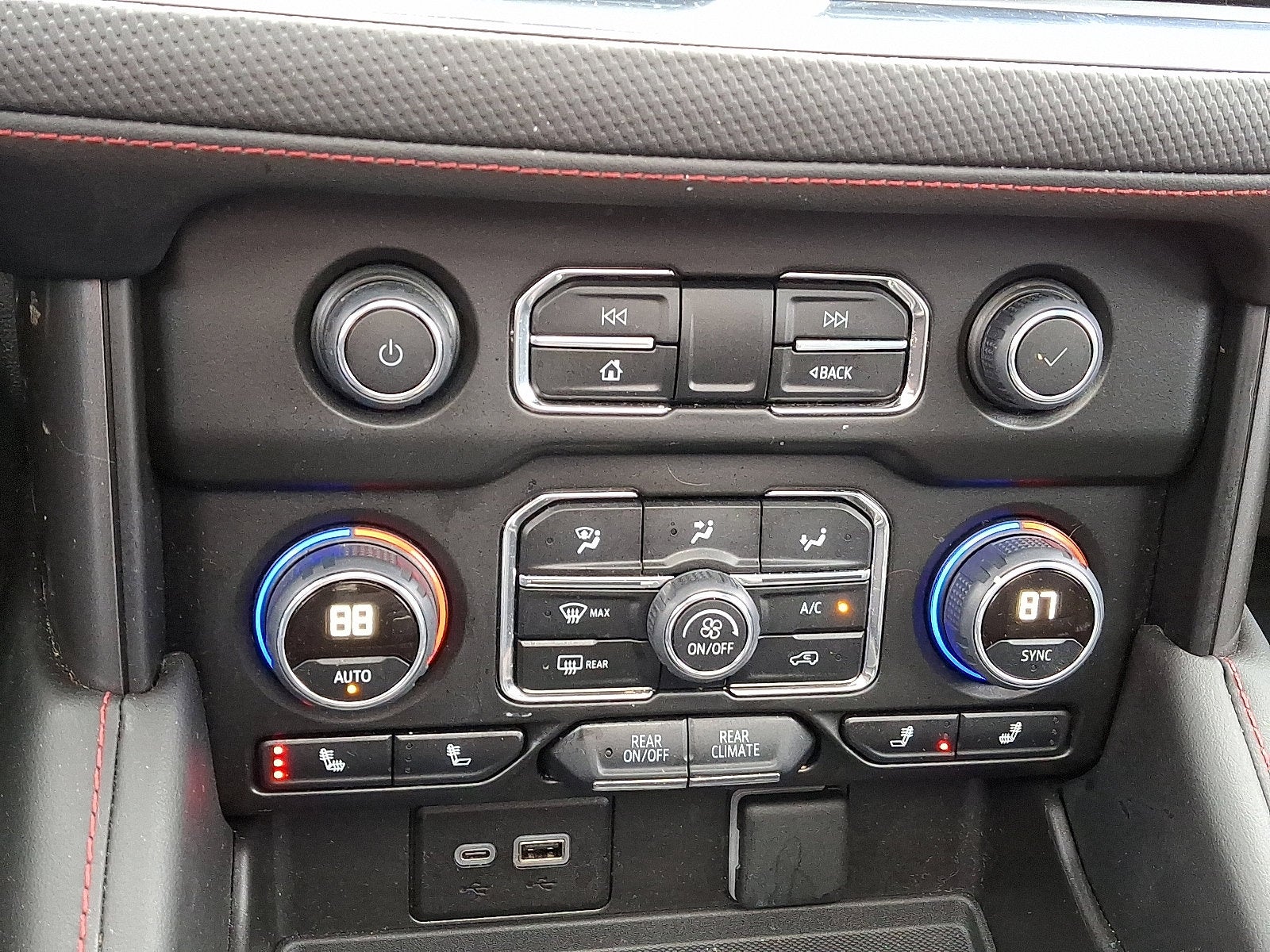 2023 Chevrolet Suburban RST