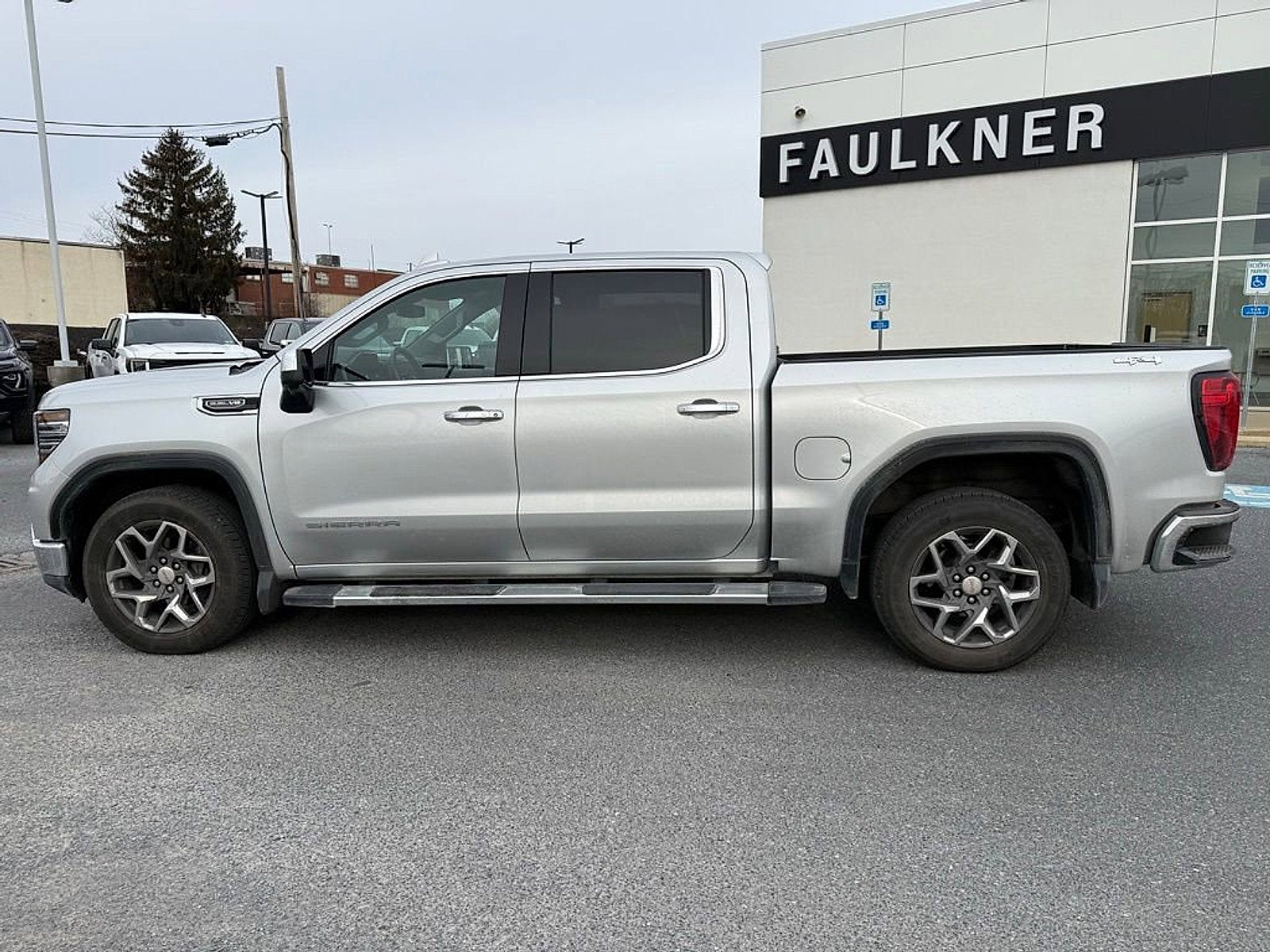 2022 GMC Sierra 1500 SLT