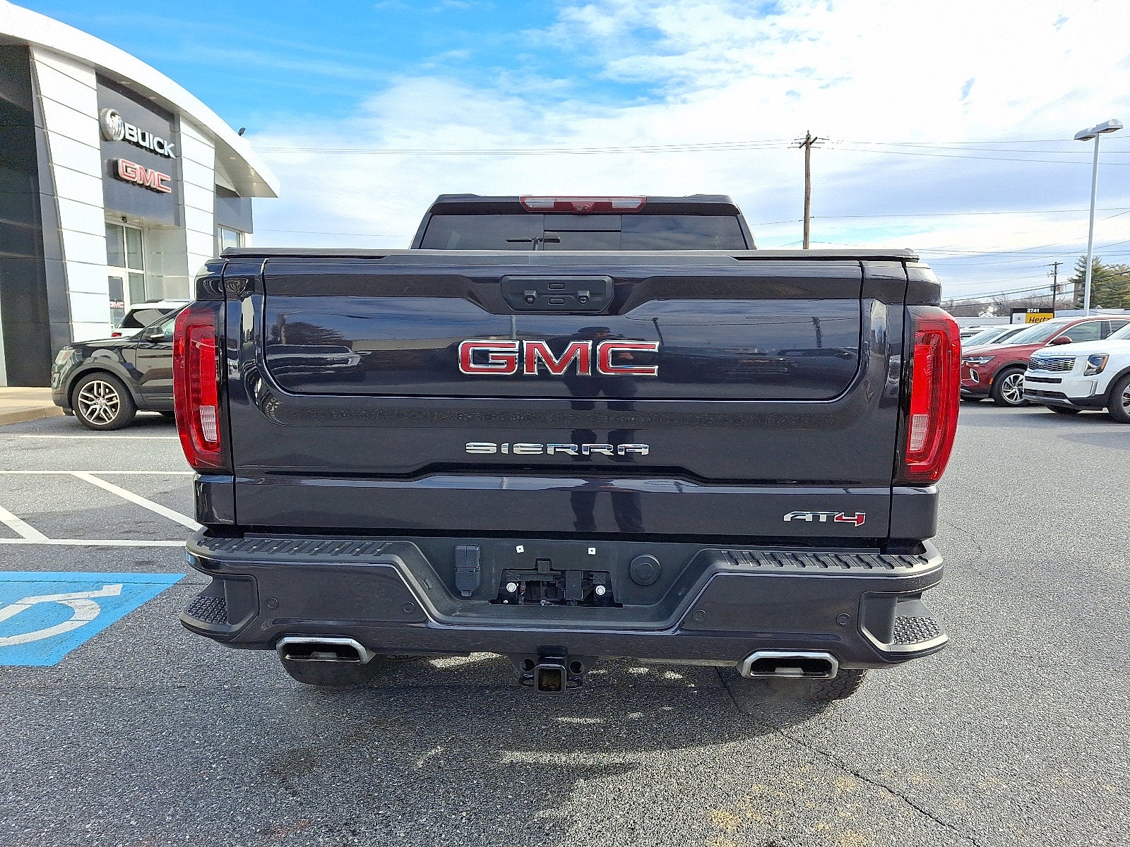 2023 GMC Sierra 1500 AT4