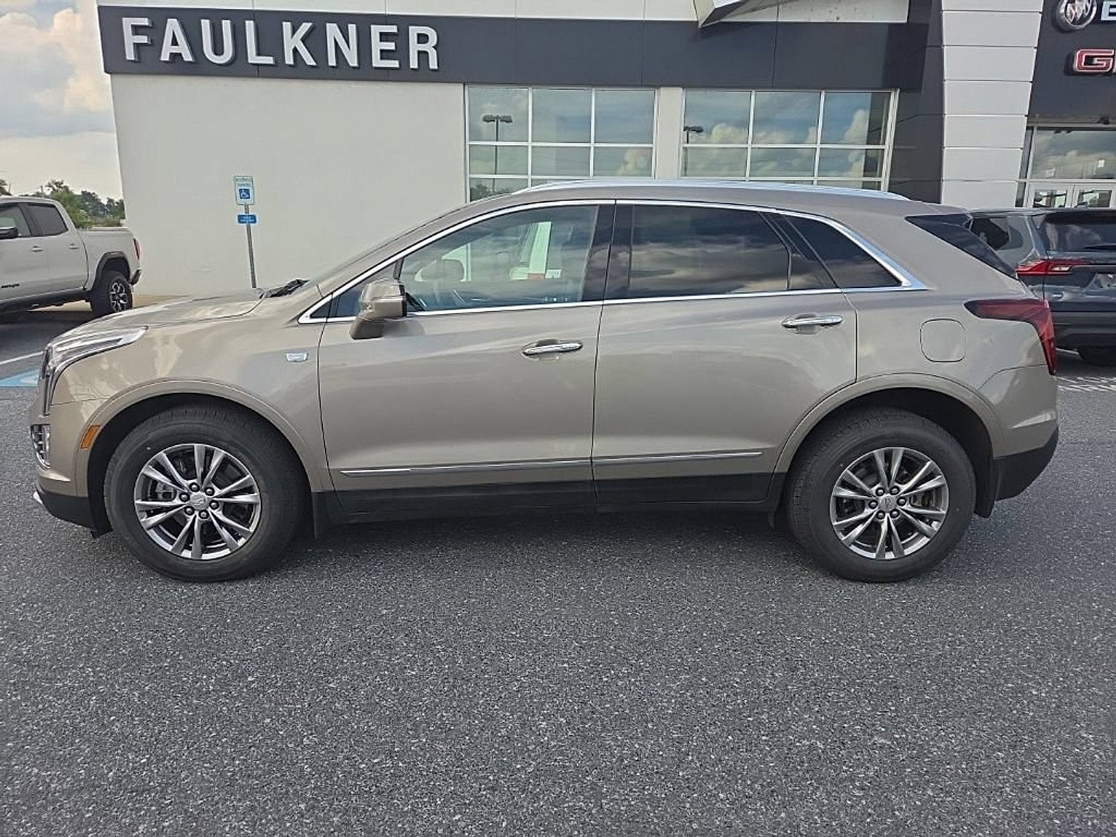 2022 Cadillac XT5 AWD Premium Luxury