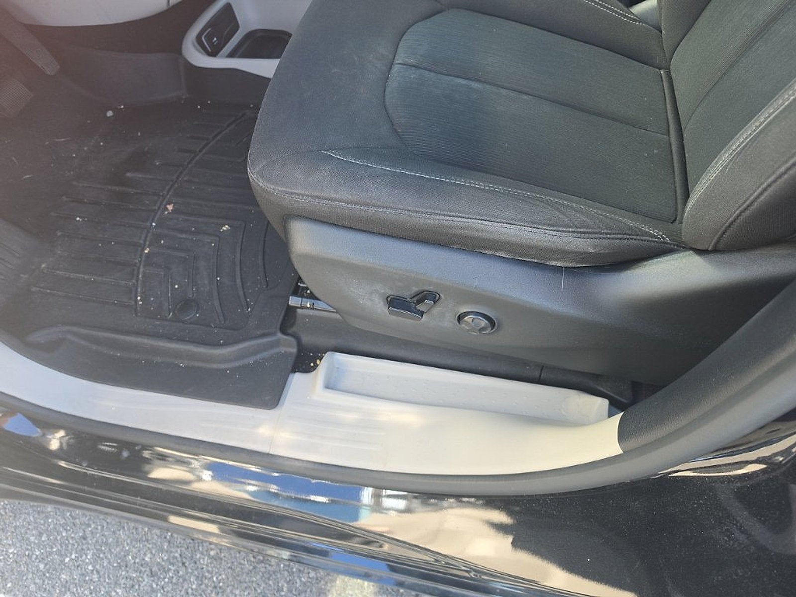 2020 Chrysler Voyager LX