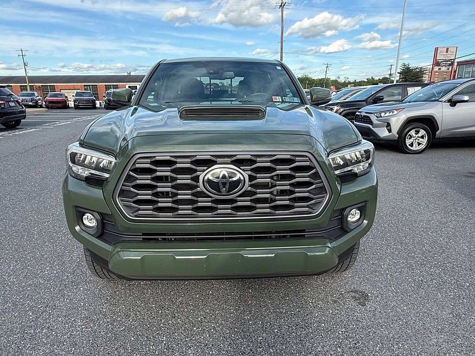 2022 Toyota Tacoma 4WD SR