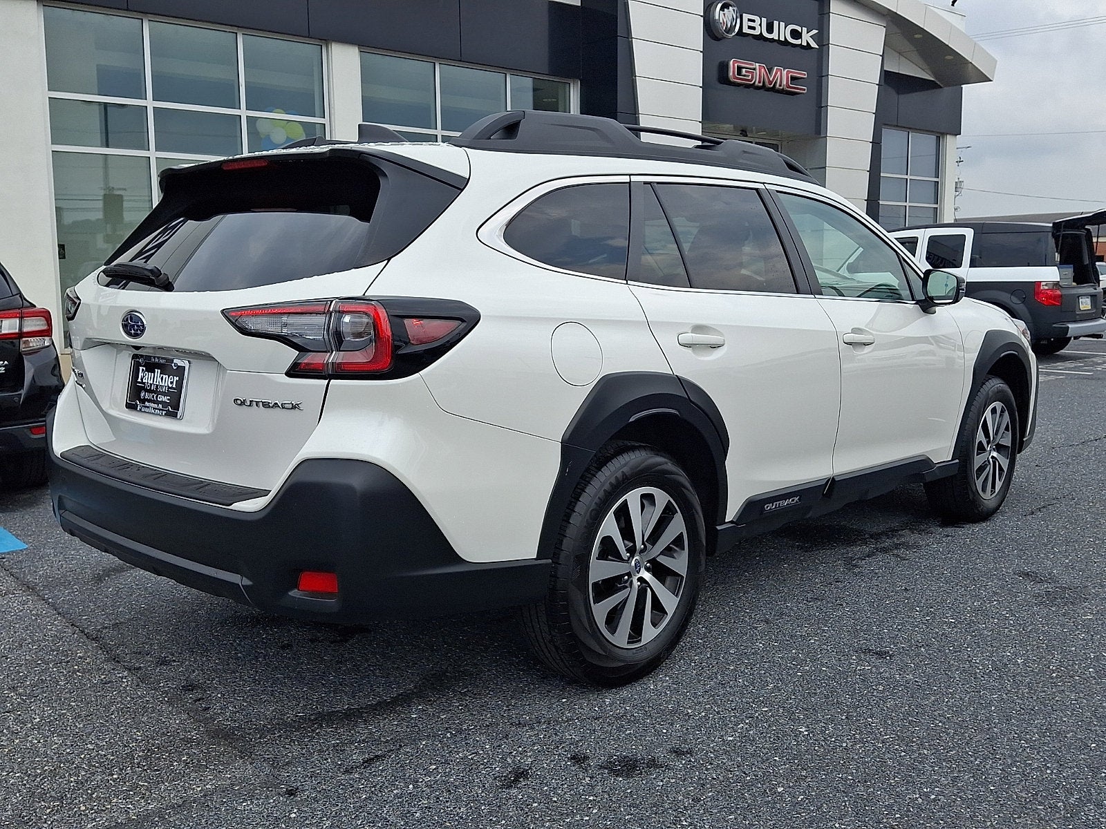 2025 Subaru Outback Premium