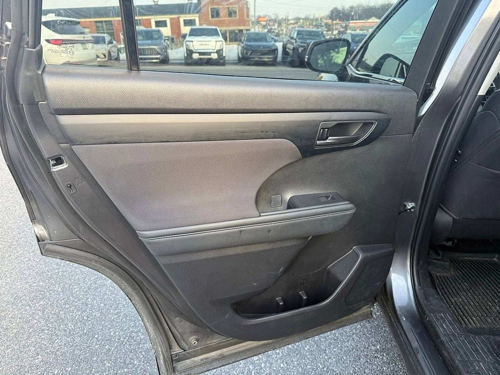 2022 Toyota Highlander L