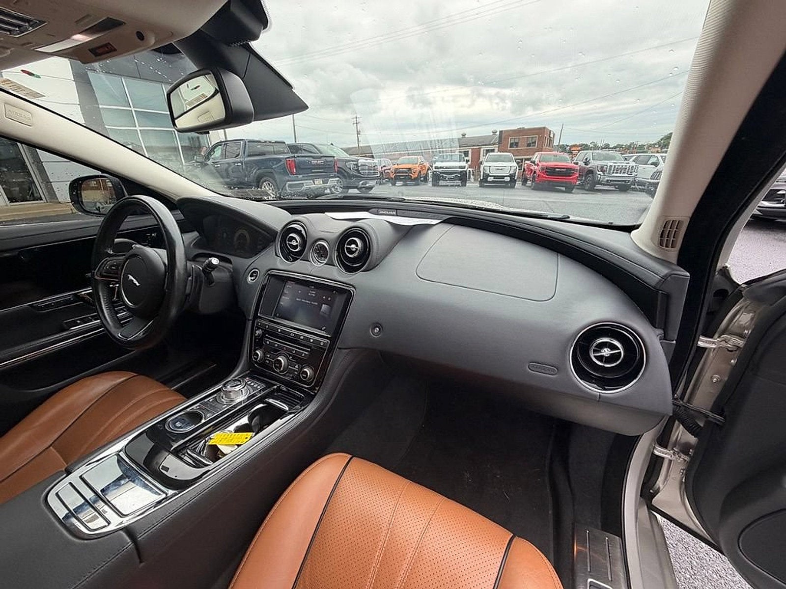 2016 Jaguar XJ R-Sport