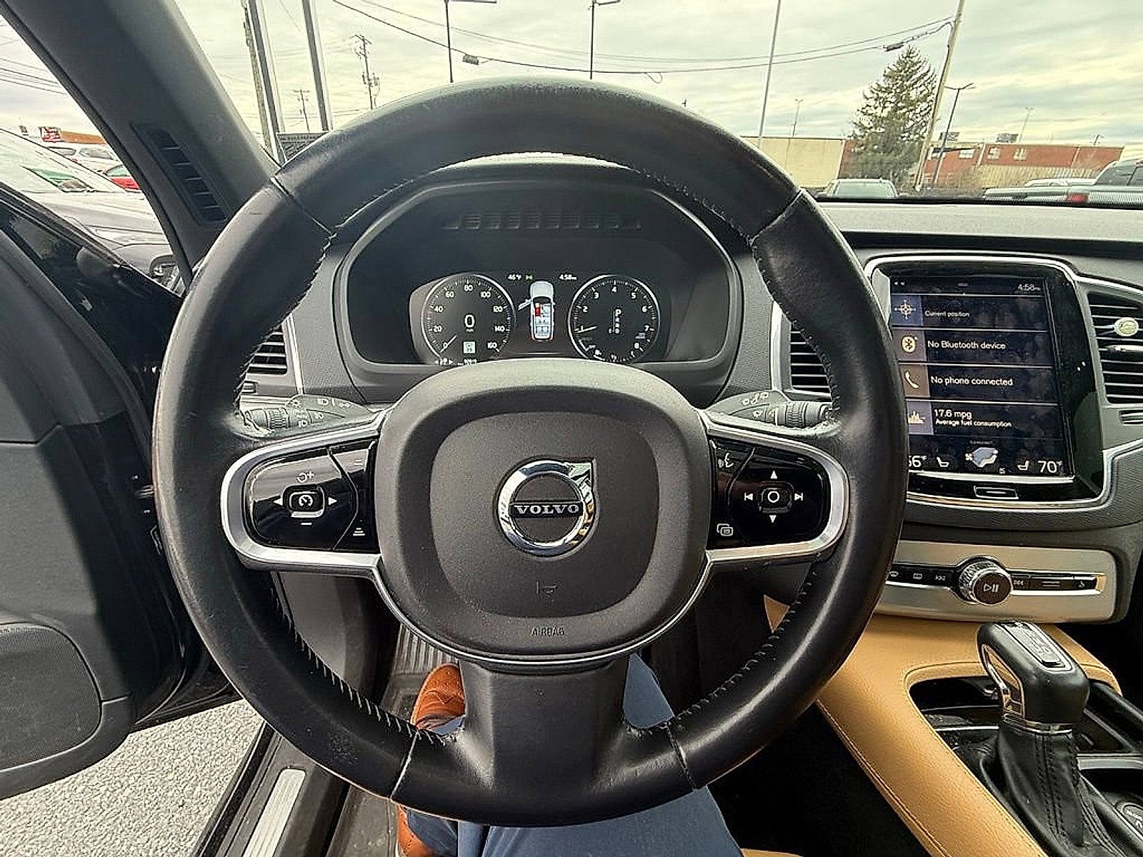 2017 Volvo XC90 Momentum