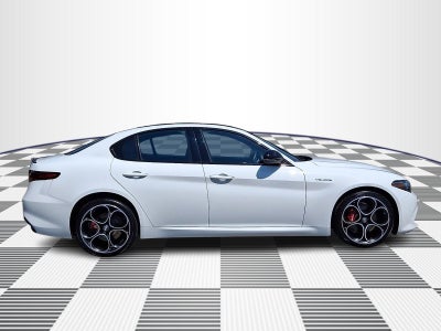 2022 Alfa Romeo Giulia Veloce AWD
