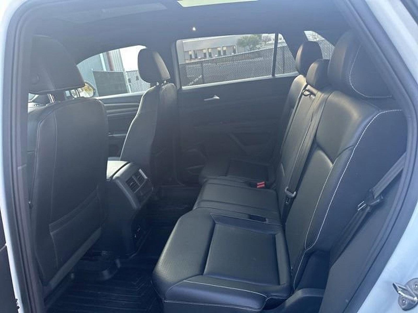 2020 Volkswagen Atlas Cross Sport 3.6L V6 SE w/Technology R-Line 4MOTION