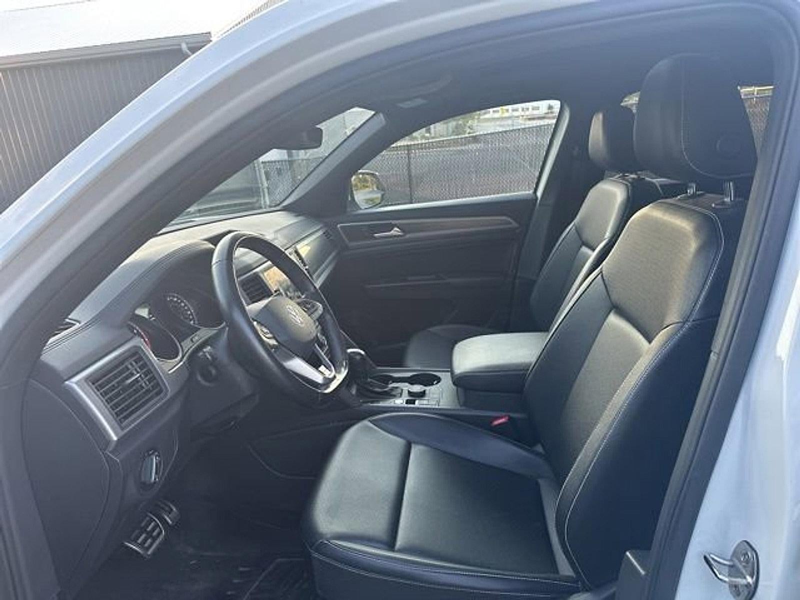 2020 Volkswagen Atlas Cross Sport 3.6L V6 SE w/Technology R-Line 4MOTION