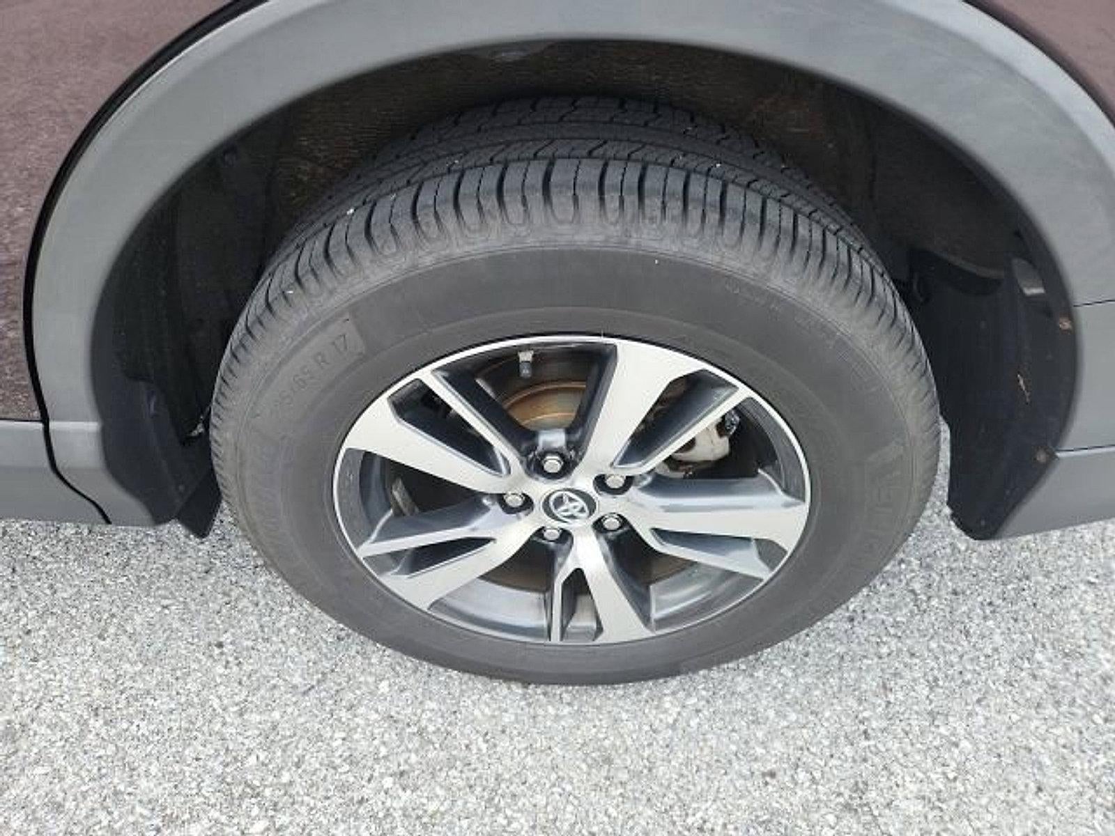 2017 Toyota RAV4 XLE AWD (Natl)