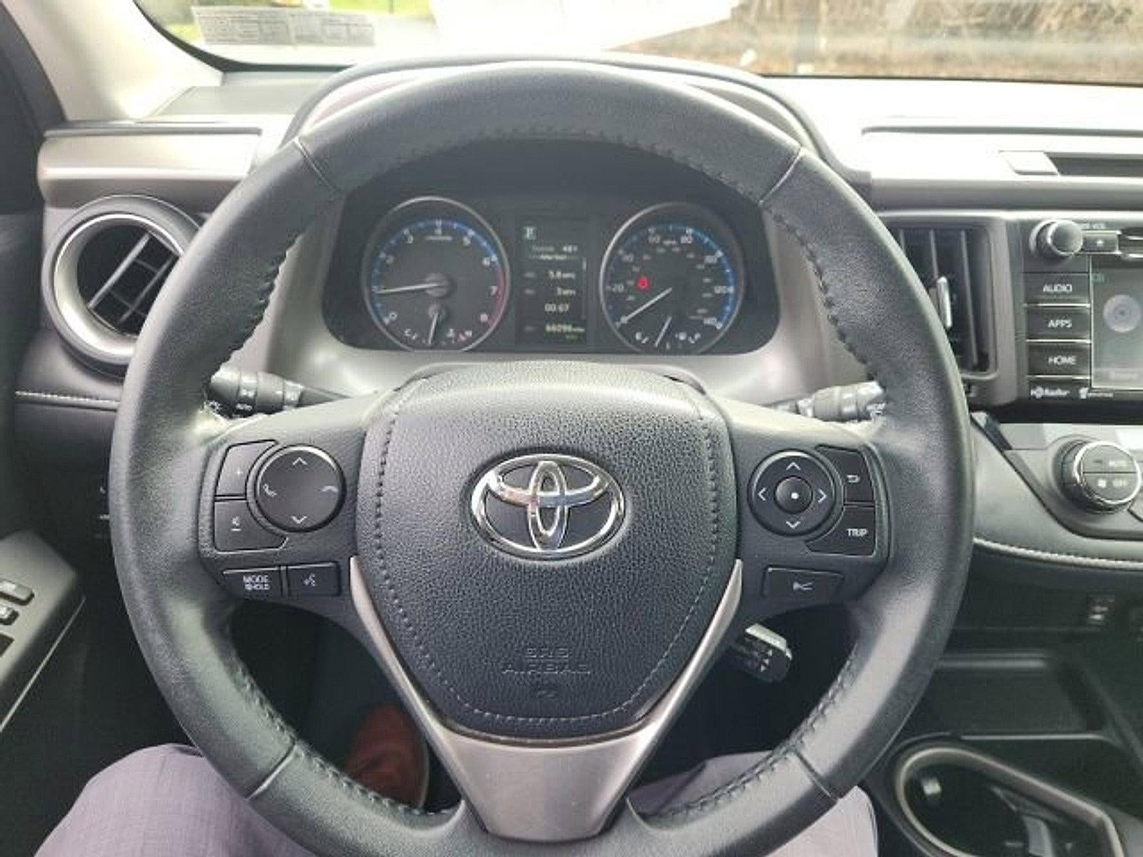 2017 Toyota RAV4 XLE AWD (Natl)
