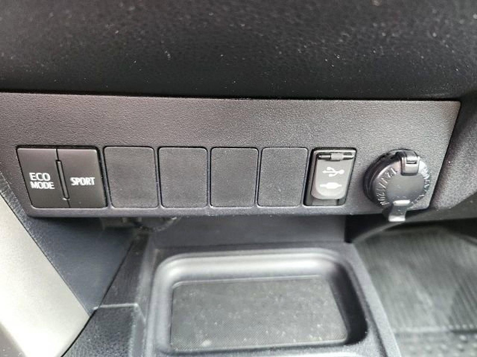 2017 Toyota RAV4 XLE AWD (Natl)