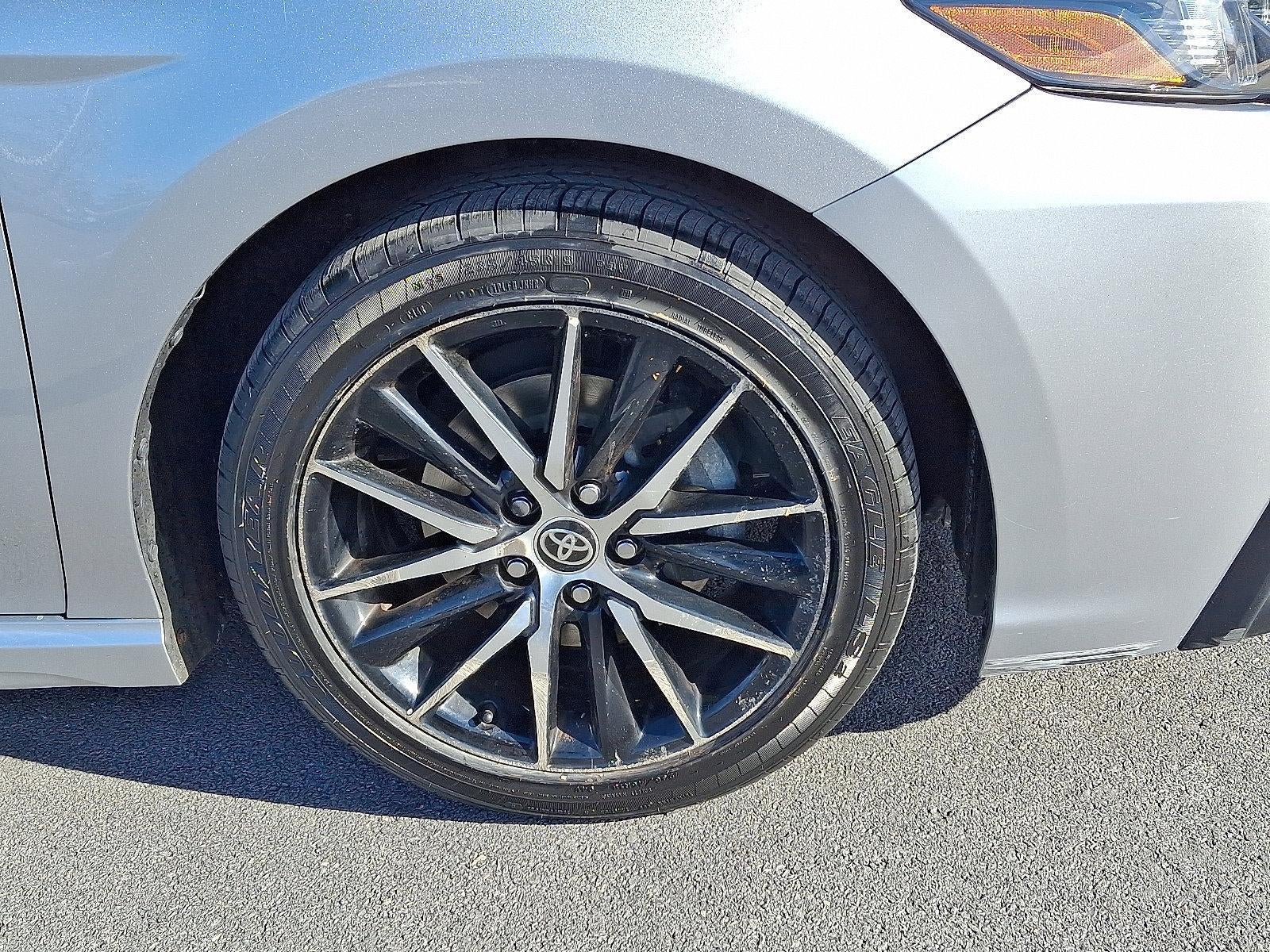 2022 Toyota Camry SE Auto (SE)