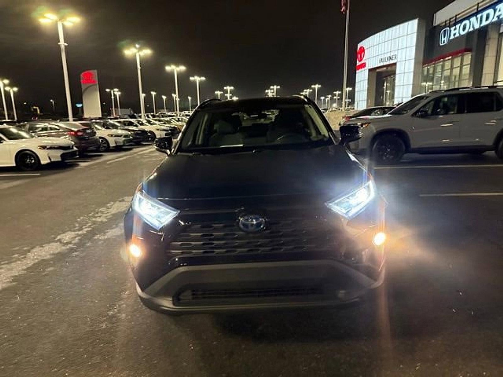 2021 Toyota RAV4 Hybrid XLE AWD (Natl)
