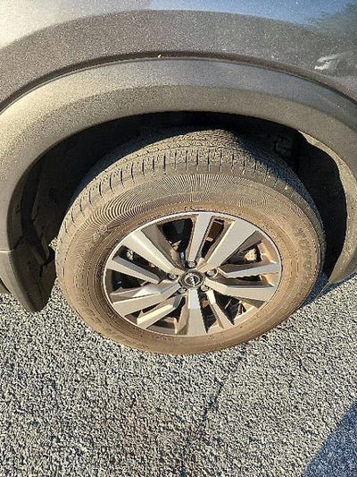 2023 Nissan Pathfinder SL 4WD