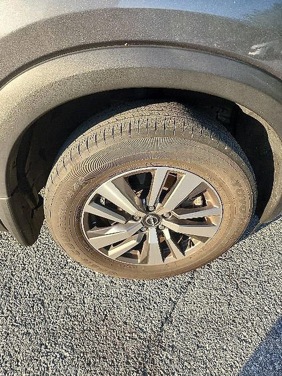 2023 Nissan Pathfinder SL 4WD