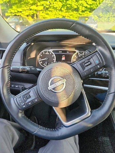 2023 Nissan Pathfinder SL 4WD
