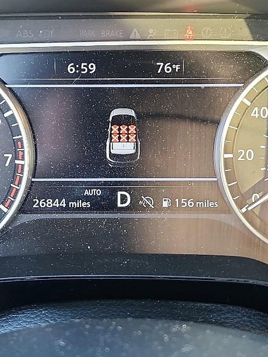 2023 Nissan Pathfinder SL 4WD