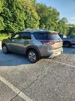 2023 Nissan Pathfinder SL 4WD