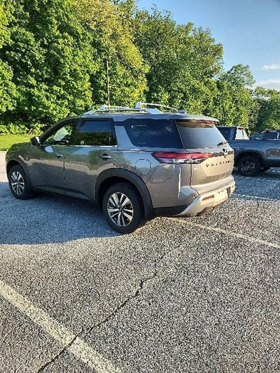 2023 Nissan Pathfinder SL 4WD