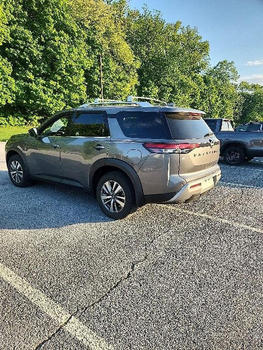 2023 Nissan Pathfinder SL 4WD