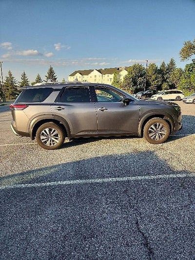 2023 Nissan Pathfinder SL 4WD