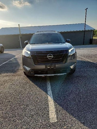 2023 Nissan Pathfinder SL 4WD
