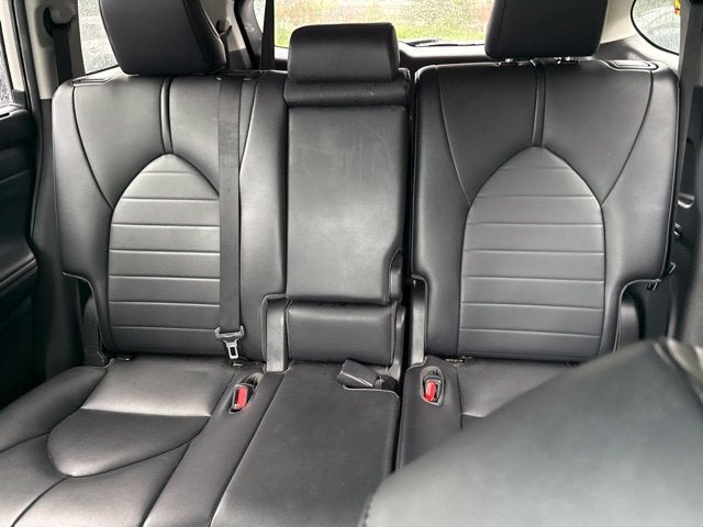 2021 Toyota Highlander XLE **LOW MILES