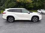 2021 Toyota Highlander XLE **LOW MILES