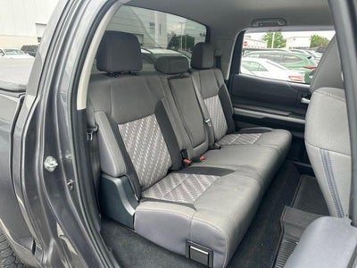 2018 Toyota Tundra 4WD 4WD SR5 CrewMax 5.5' Bed 5.7L (SE)