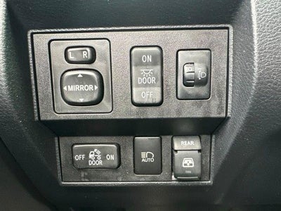 2018 Toyota Tundra 4WD 4WD SR5 CrewMax 5.5' Bed 5.7L (SE)