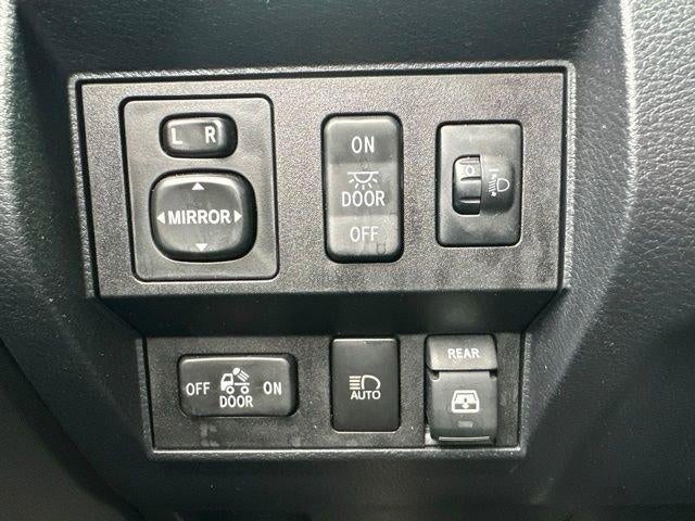 2018 Toyota Tundra 4WD 4WD SR5 CrewMax 5.5' Bed 5.7L (SE)