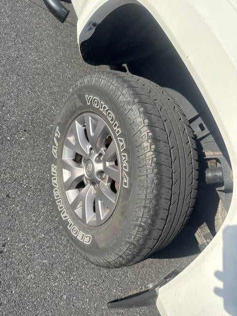 2017 Toyota Tacoma SR5 Access Cab 6' Bed V6 4x4 AT (SE)