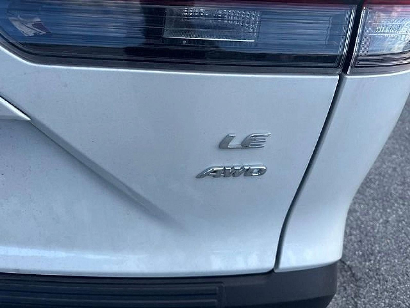 2026 Toyota Corolla Cross LE 4WD (Natl)
