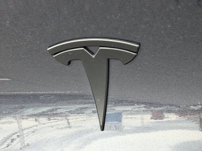2024 Tesla Model Y Long Range RWD