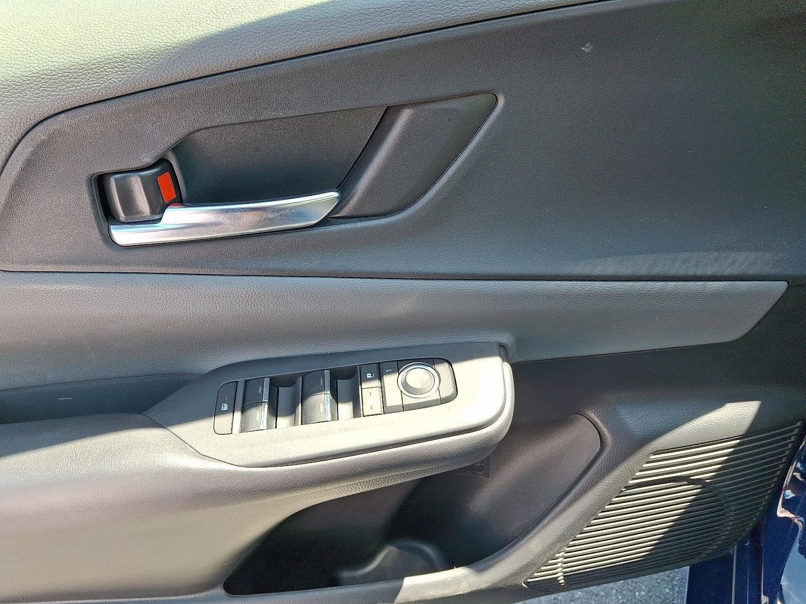 2023 Toyota Prius XLE AWD (Natl)