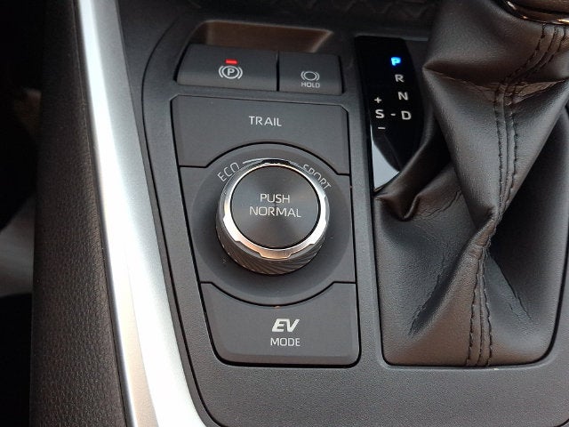 2022 Toyota RAV4 Hybrid XLE **LOW MILES**
