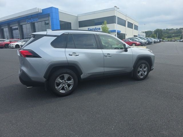 2022 Toyota RAV4 Hybrid XLE **LOW MILES**