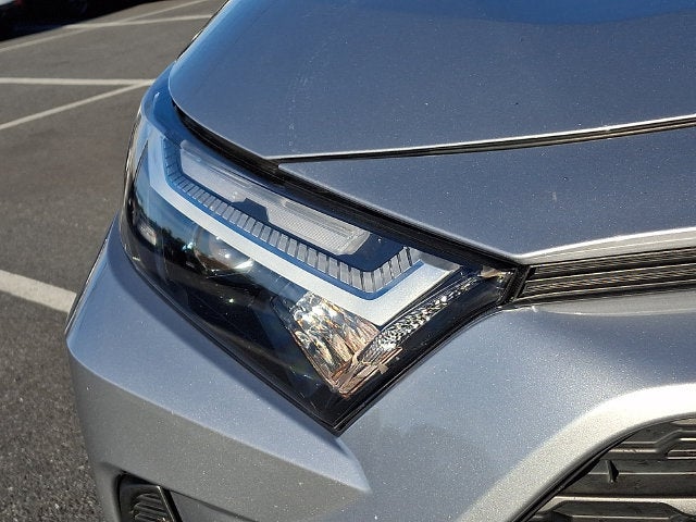 2022 Toyota RAV4 Hybrid XLE **LOW MILES**