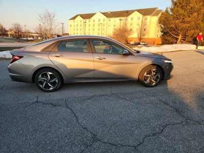 2023 Hyundai ELANTRA SEL IVT